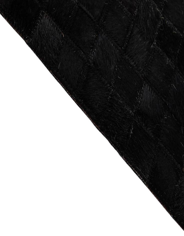 Detail image of  5' 1 x 8' Cowhide - Patchwork Rug