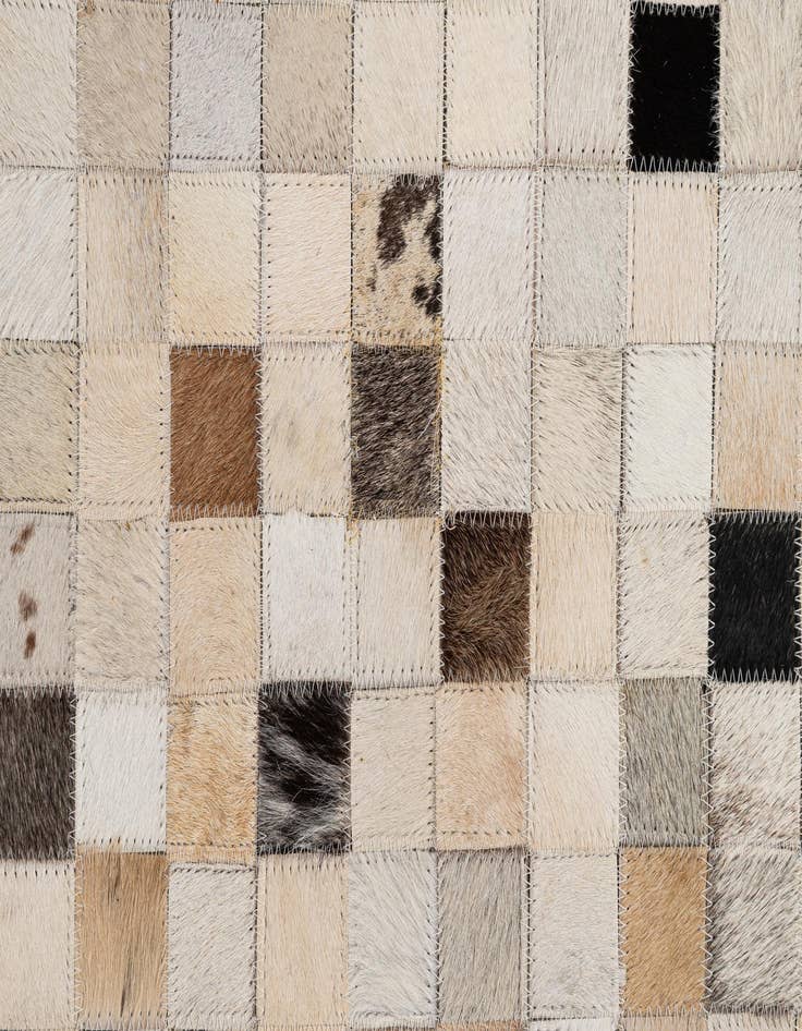 Detail image of  5' x 7' 10 Cowhide - Patchwork Rug