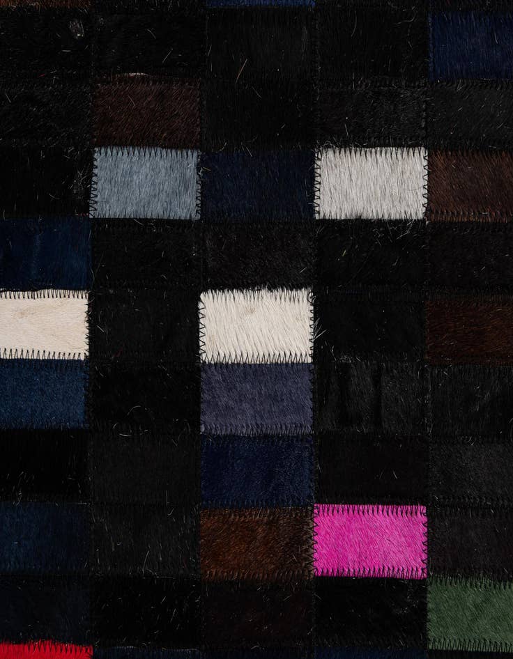 Detail image of  5' 2 x 8' Cowhide - Patchwork Rug