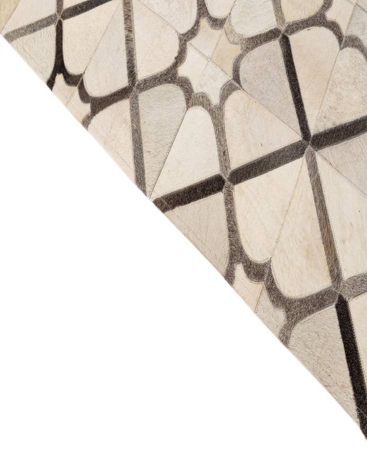 Detail image of  5' x 7' 11 Cowhide - Patchwork Rug