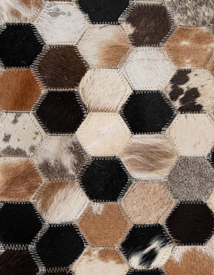 Detail image of  5' 1 x 8' Cowhide - Patchwork Rug
