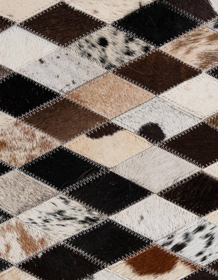 Detail image of  5' 1 x 8' Cowhide - Patchwork Rug