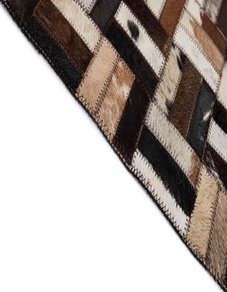 Detail image of  5' x 7' 10 Cowhide - Patchwork Rug