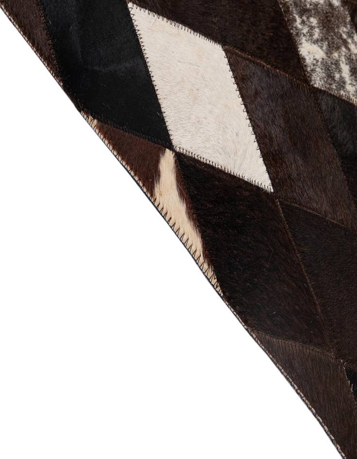 Detail image of  5' 9 x 8' Cowhide - Patchwork Rug