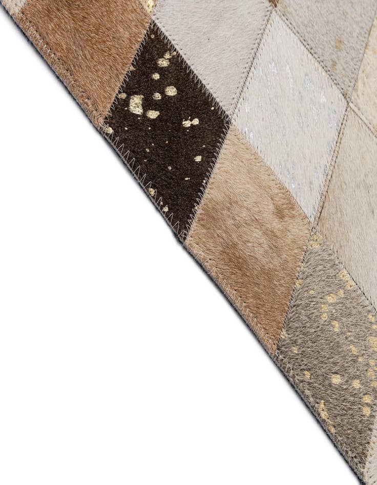 Detail image of  5' 1 x 8' Cowhide - Patchwork Rug