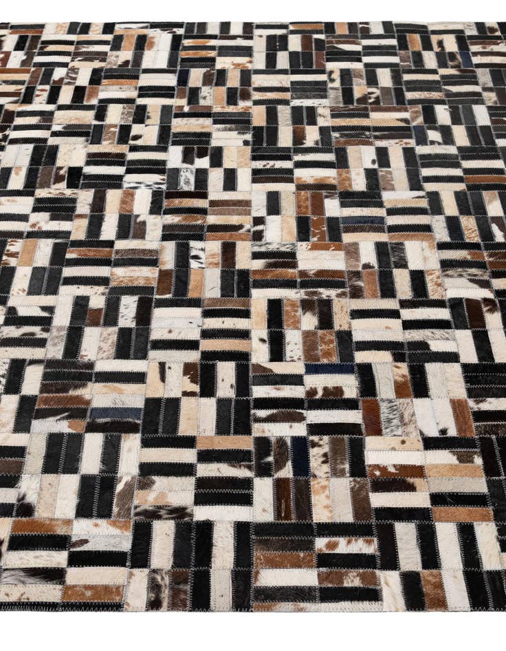 Detail image of  5' 1 x 8' Cowhide - Patchwork Rug