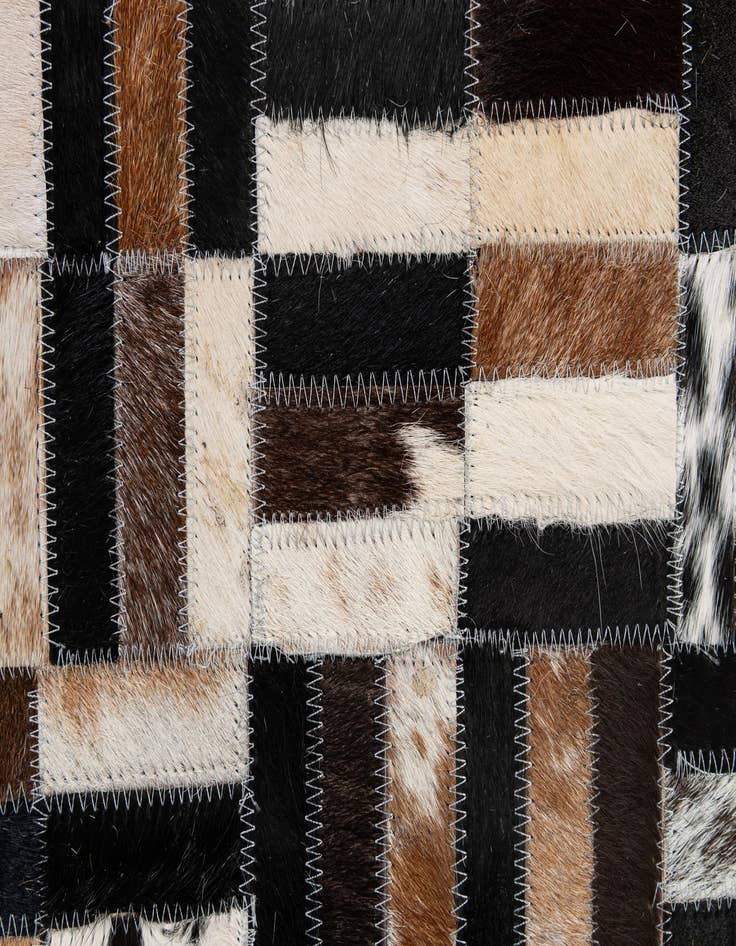 Detail image of  5' 1 x 8' Cowhide - Patchwork Rug