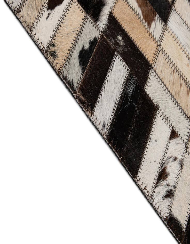 Detail image of  5' x 7' 10 Cowhide - Patchwork Rug