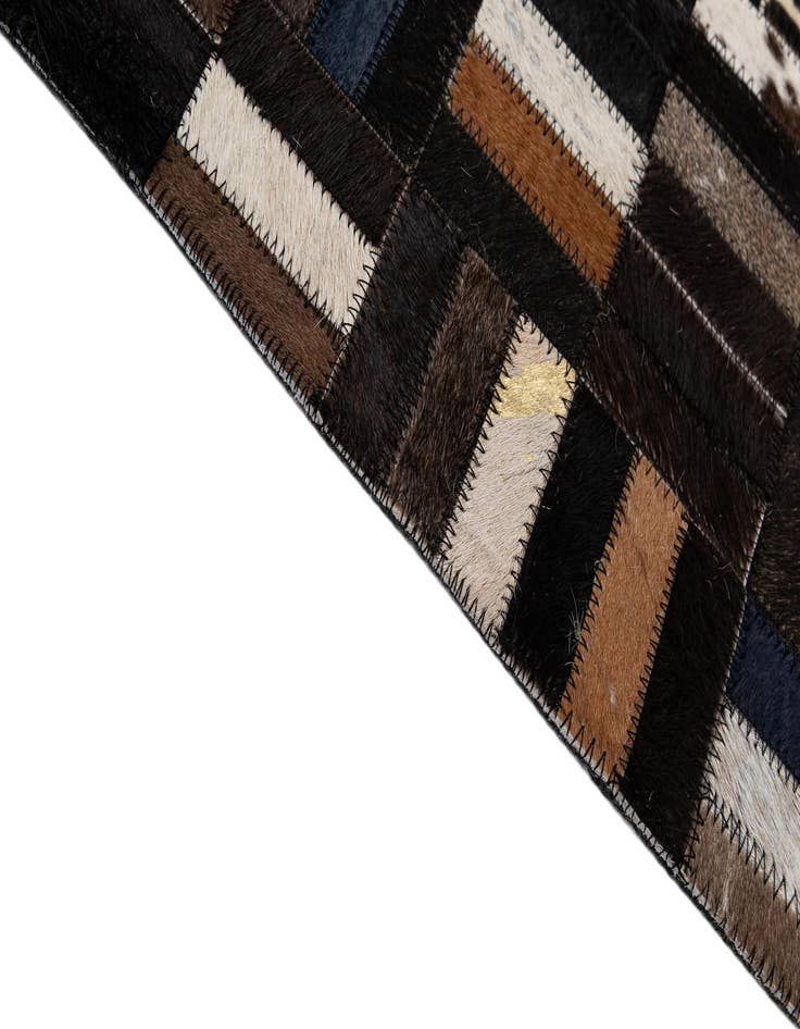 Detail image of  5' 1 x 8' Cowhide - Patchwork Rug