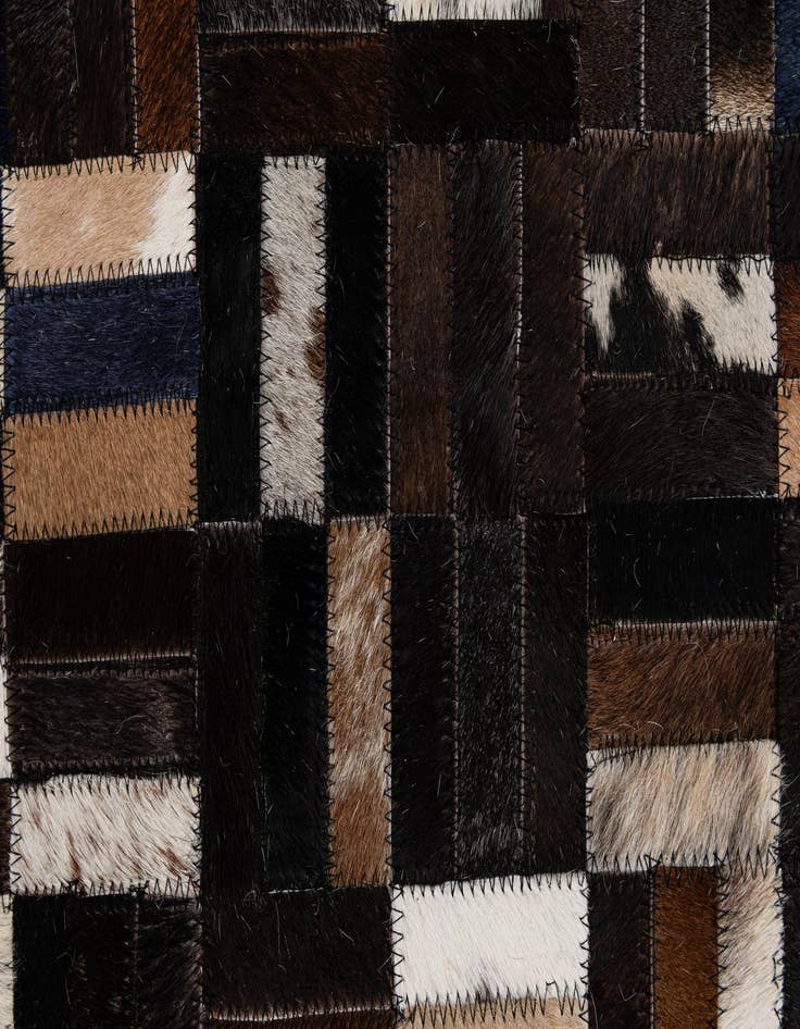 Detail image of  5' 1 x 8' Cowhide - Patchwork Rug