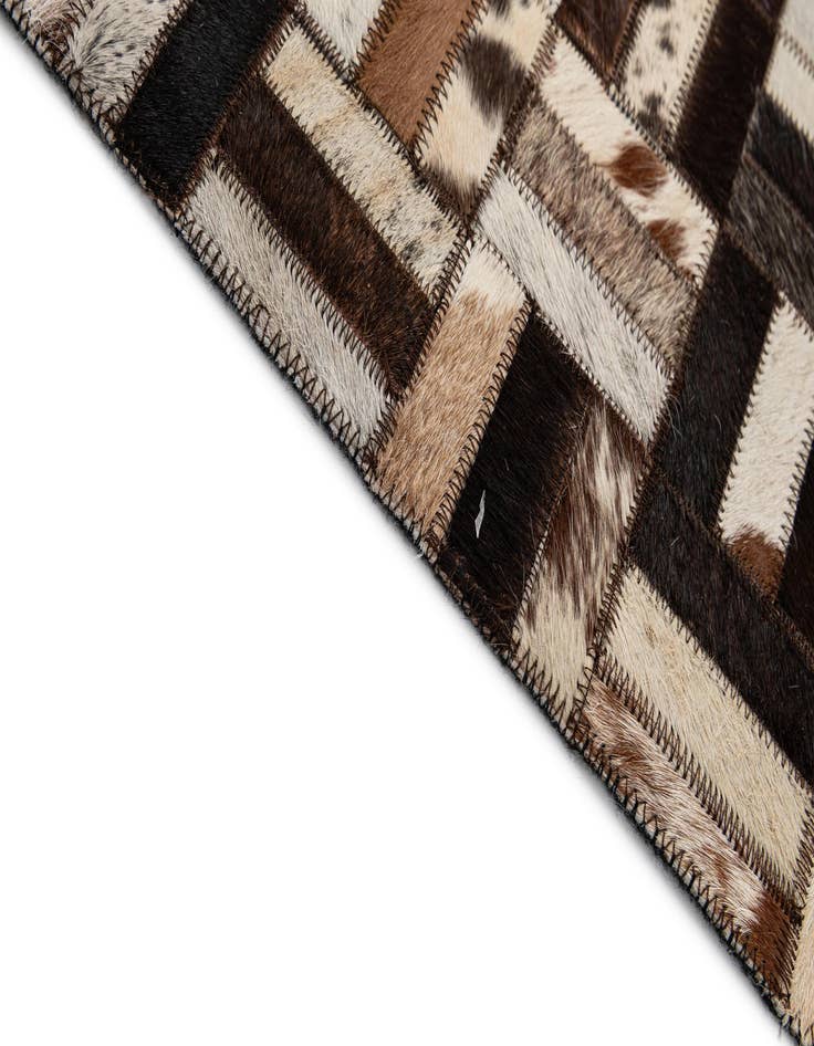 Detail image of  5' x 7' 10 Cowhide - Patchwork Rug