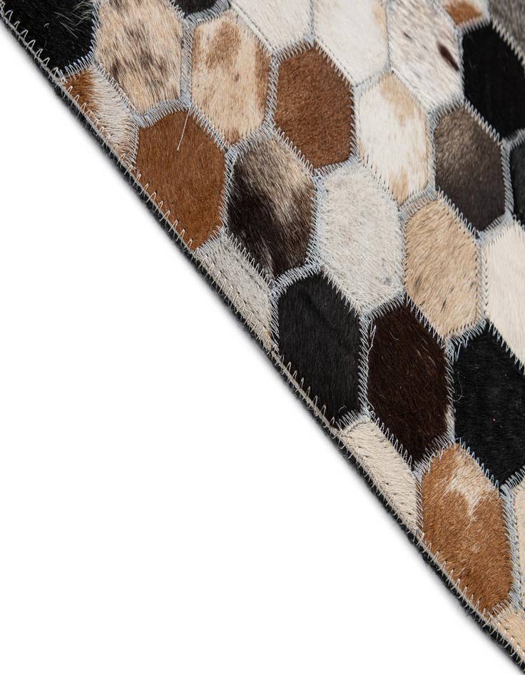 Detail image of  5' 1 x 8' Cowhide - Patchwork Rug