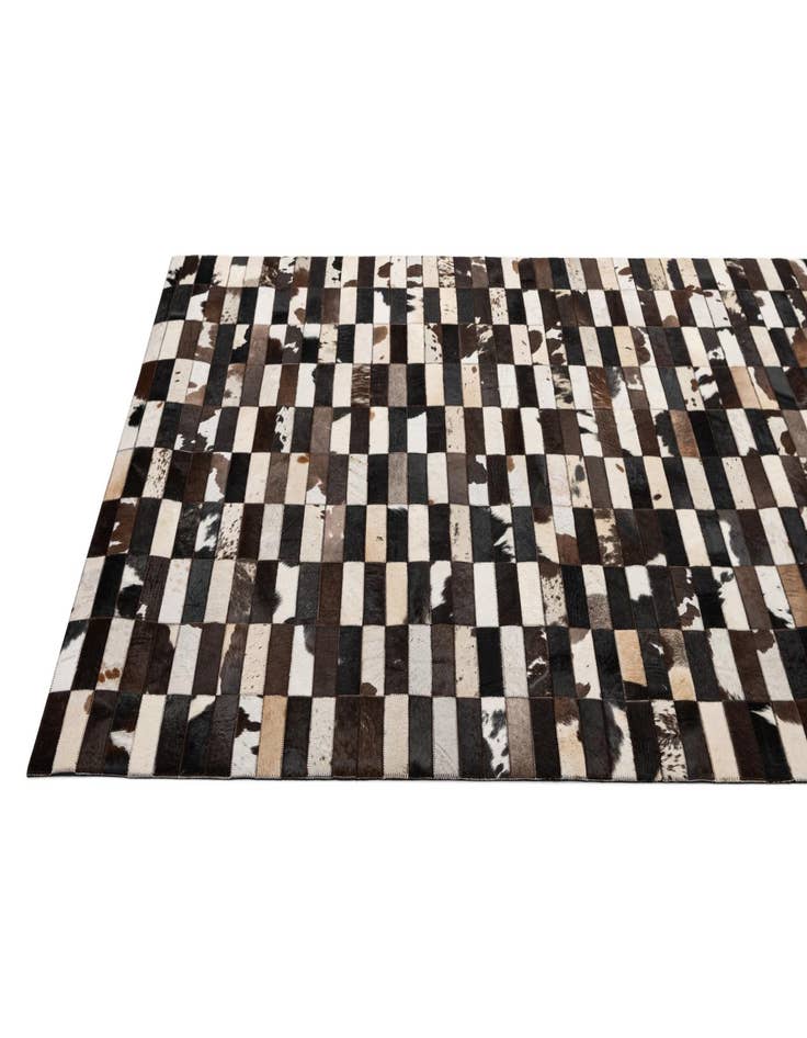 Detail image of  4' 11 x 8' Cowhide - Patchwork Rug