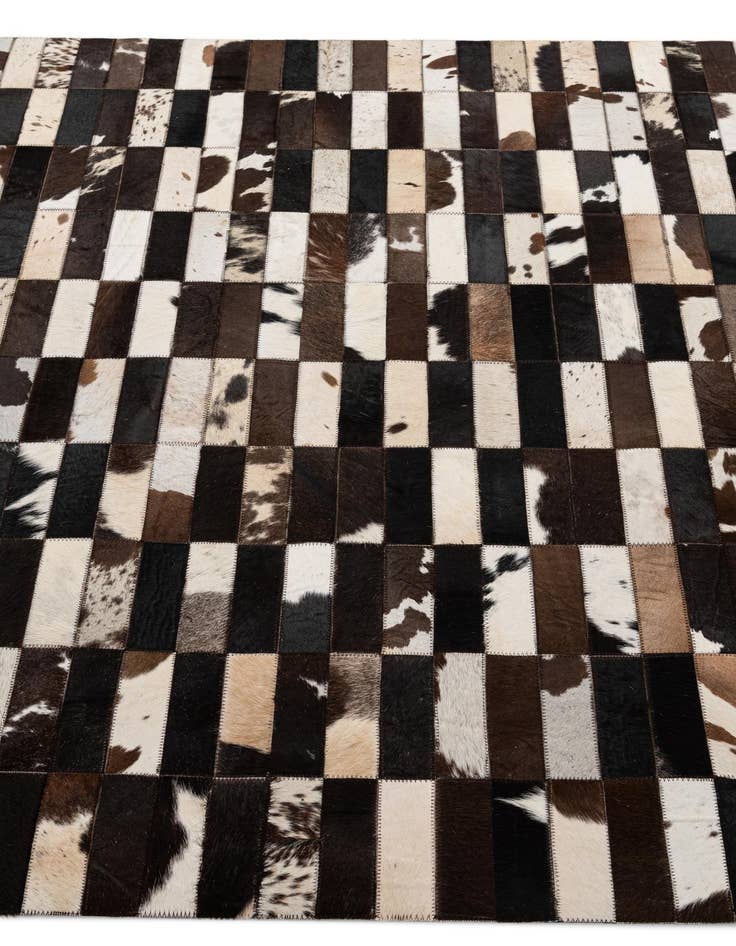 Detail image of  4' 11 x 8' Cowhide - Patchwork Rug
