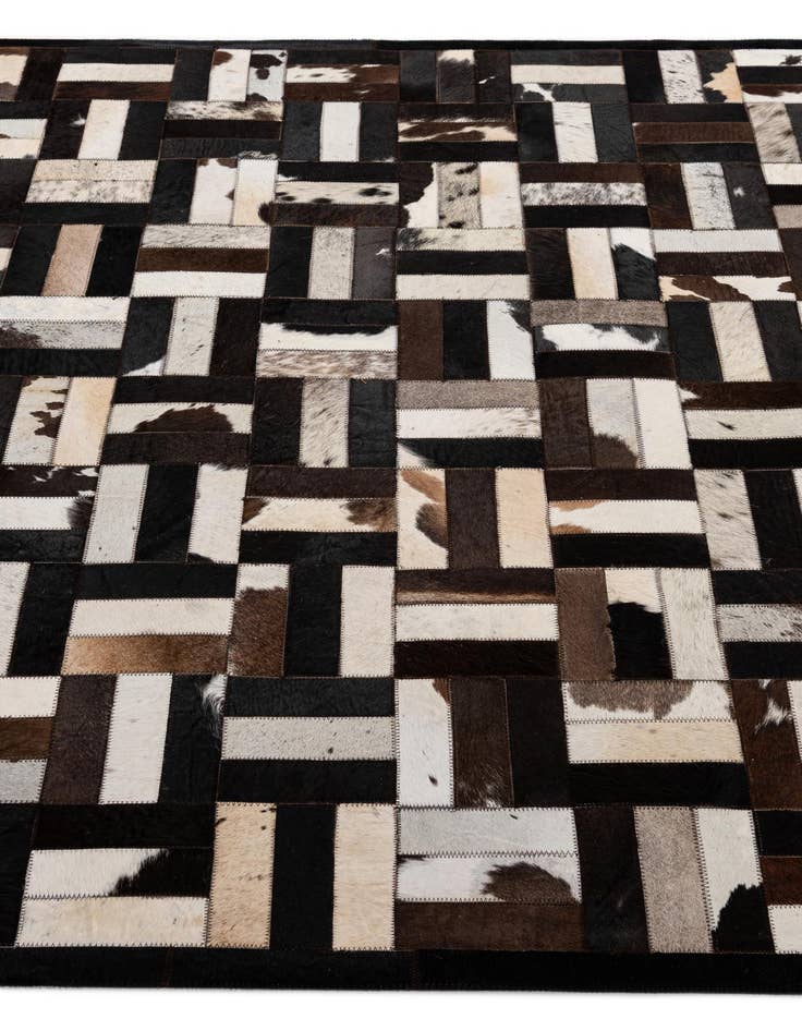 Detail image of  5' 2 x 8' Cowhide - Patchwork Rug