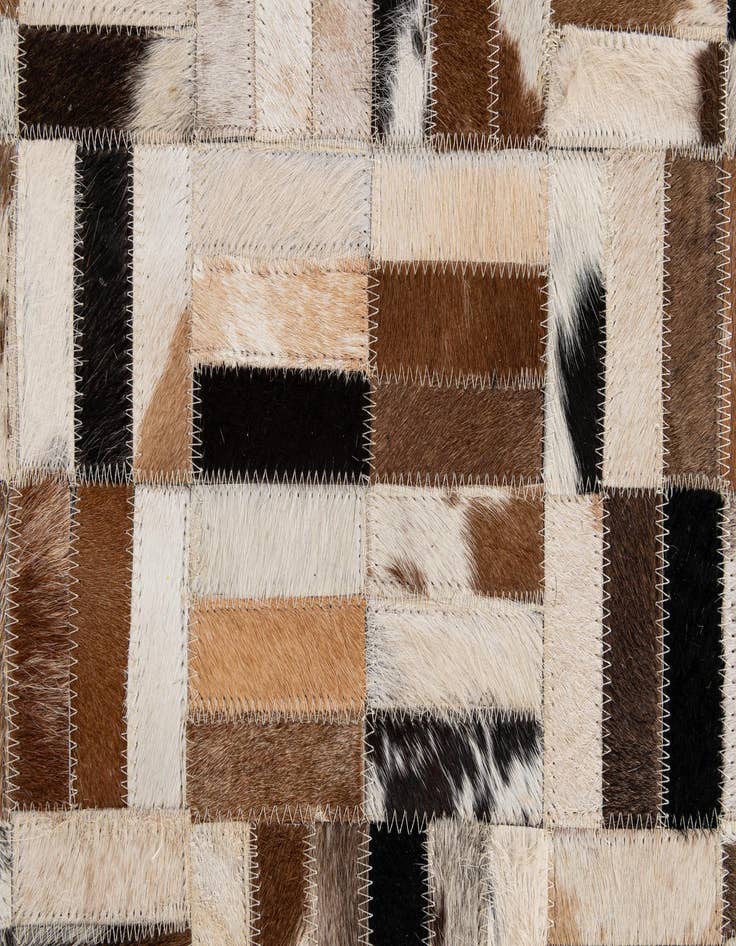 Detail image of  5' 1 x 8' Cowhide - Patchwork Rug