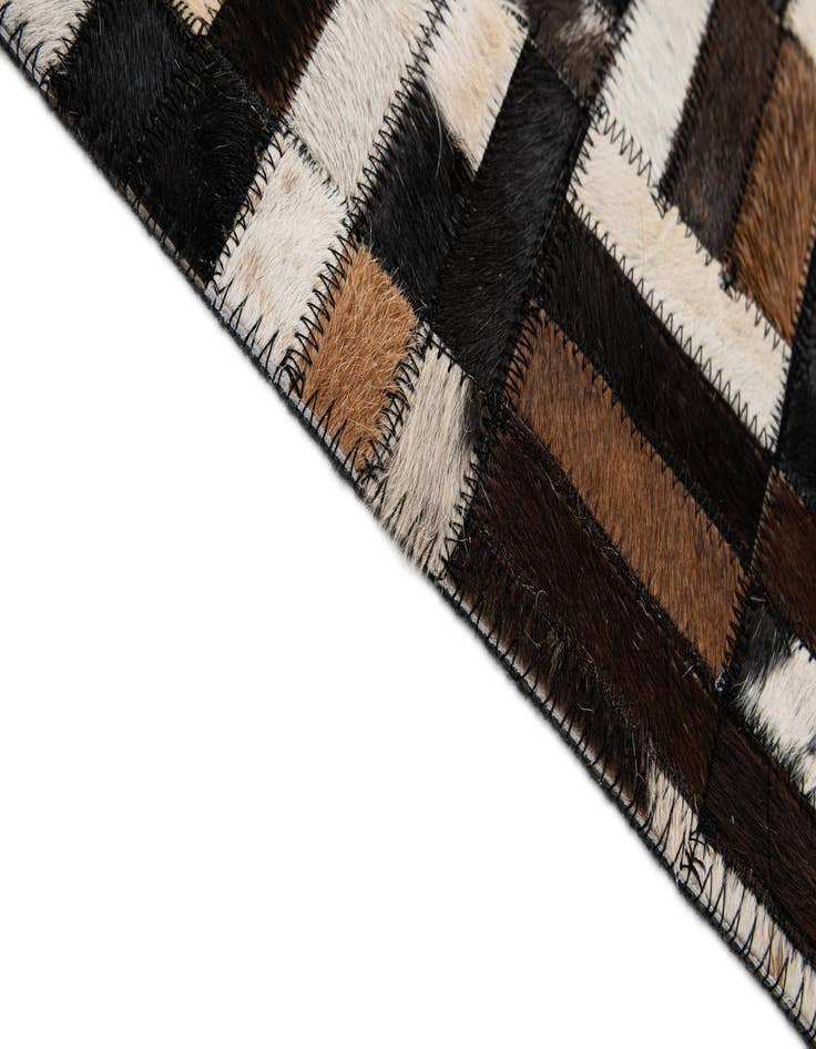 Detail image of  5' 1 x 8' Cowhide - Patchwork Rug