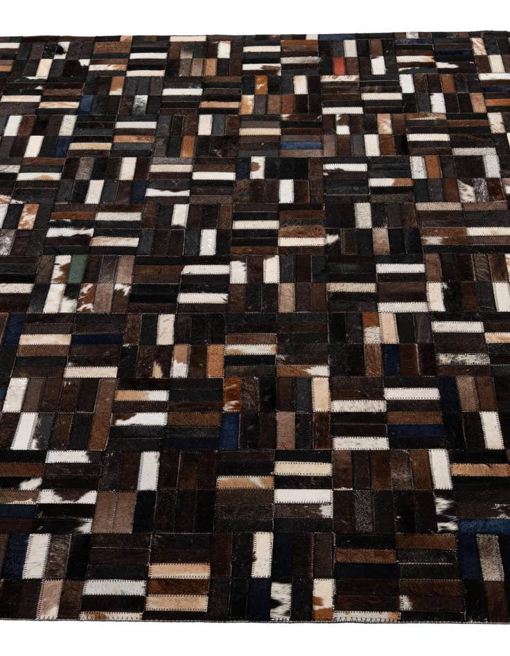 Detail image of  5' 1 x 8' Cowhide - Patchwork Rug