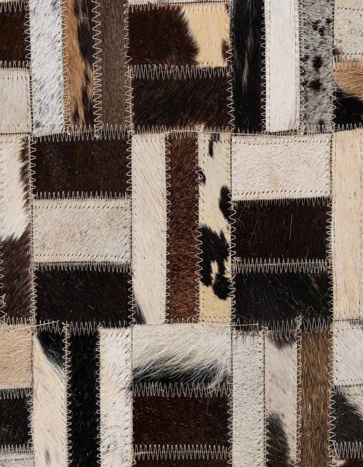 Detail image of  5' 1 x 8' Cowhide - Patchwork Rug