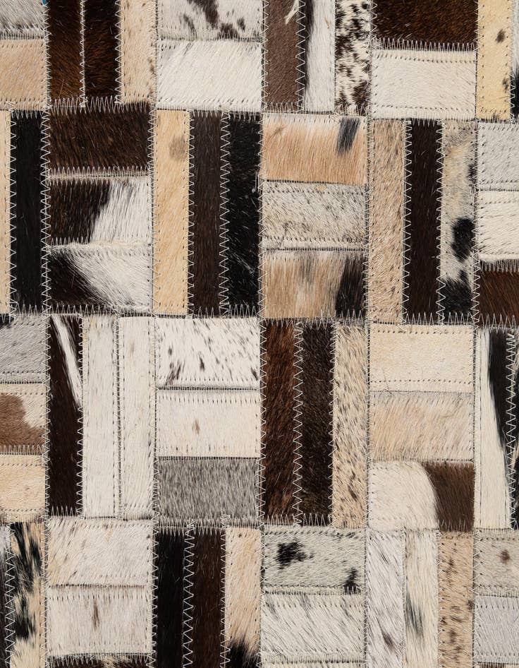 Detail image of  5' 1 x 8' Cowhide - Patchwork Rug