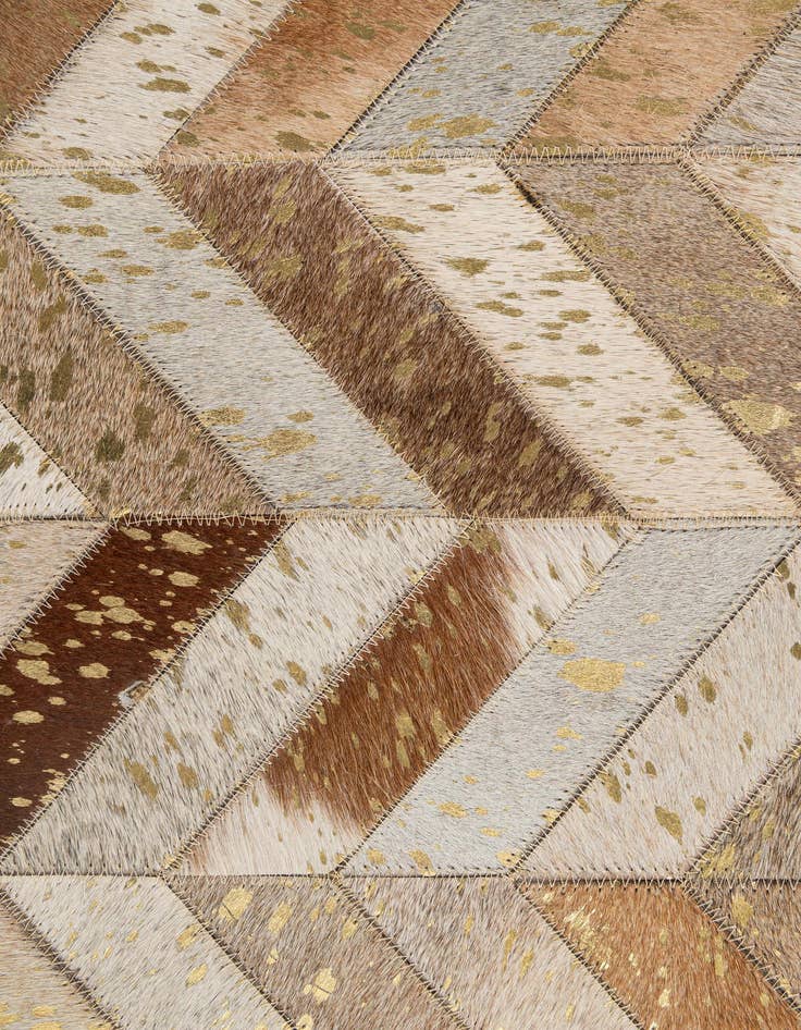 Detail image of  5' 1 x 8' Cowhide - Patchwork Rug