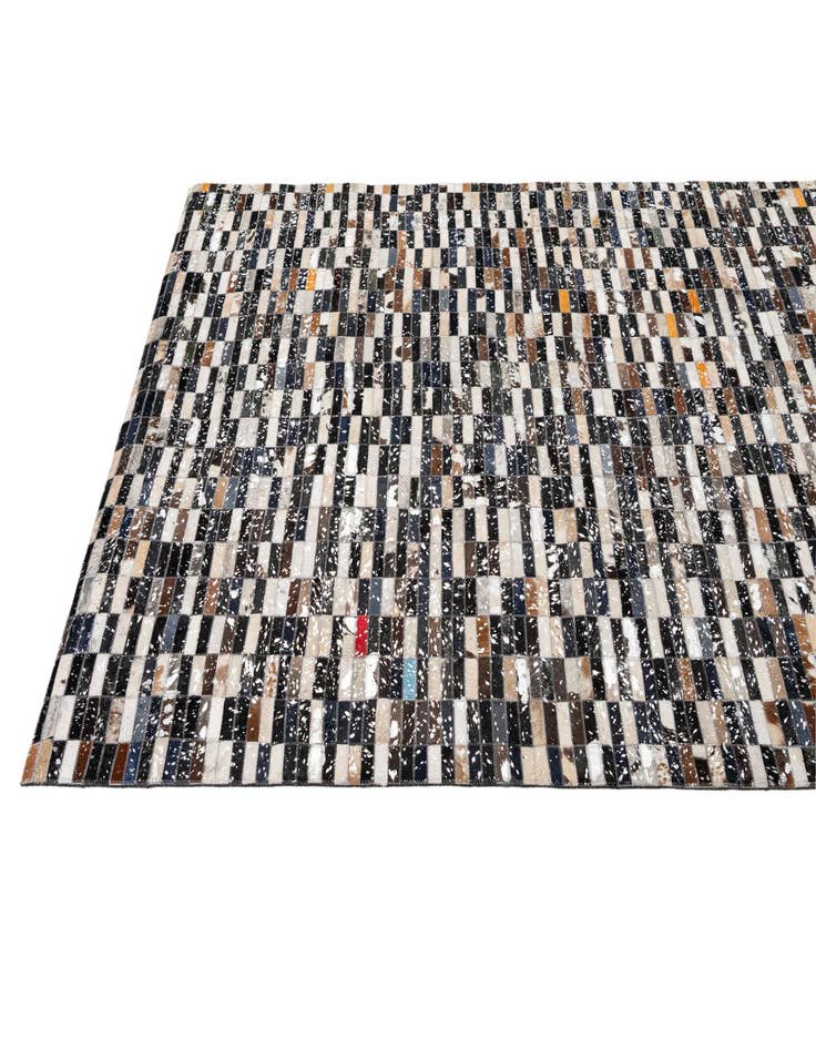 Detail image of  5' 1 x 8' Cowhide - Patchwork Rug