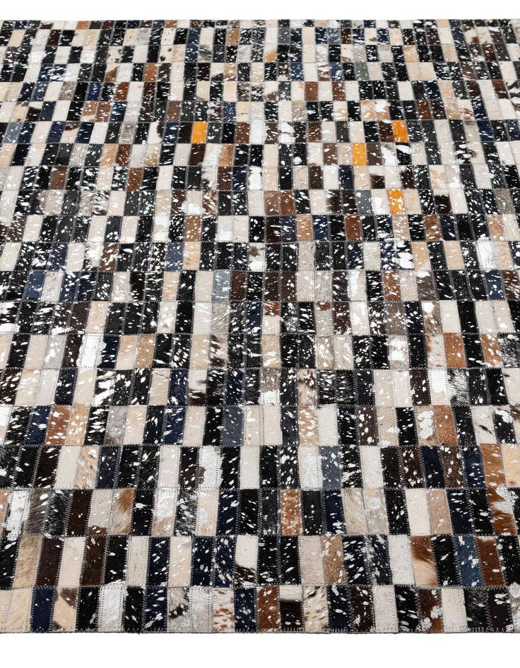 Detail image of  5' 1 x 8' Cowhide - Patchwork Rug
