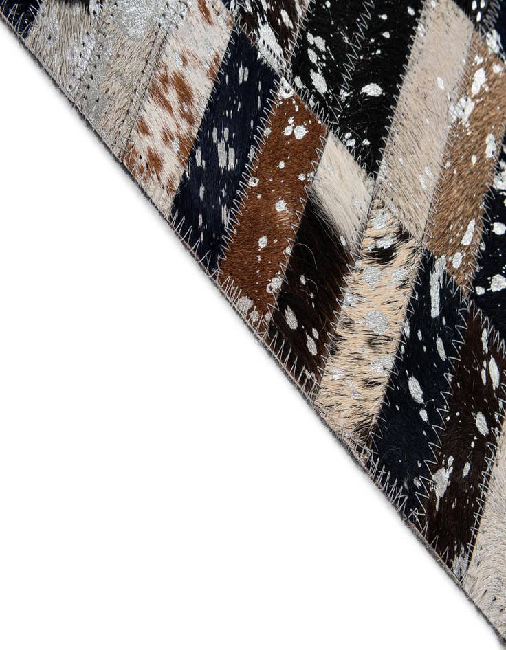 Detail image of  5' 1 x 8' Cowhide - Patchwork Rug