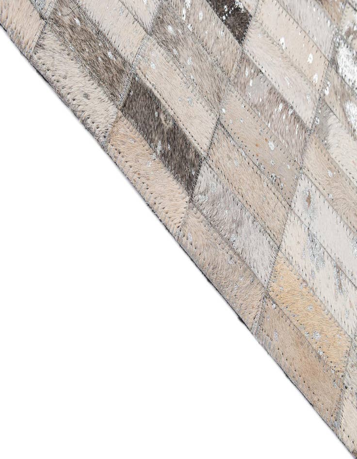 Detail image of  5' 1 x 8' Cowhide - Patchwork Rug