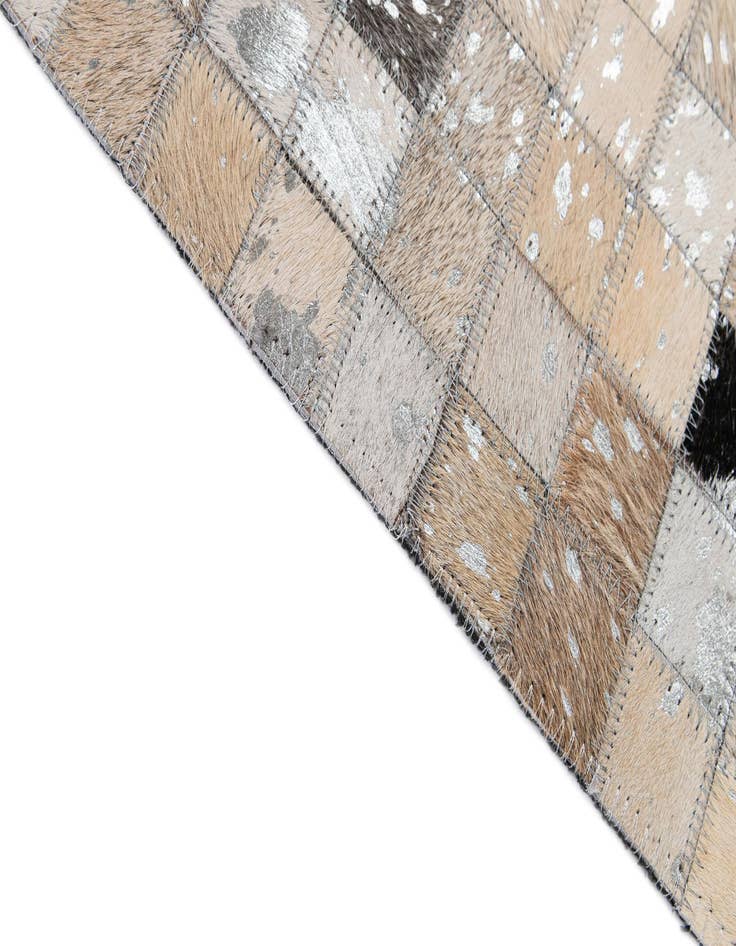 Detail image of  5' x 7' 9 Cowhide - Patchwork Rug