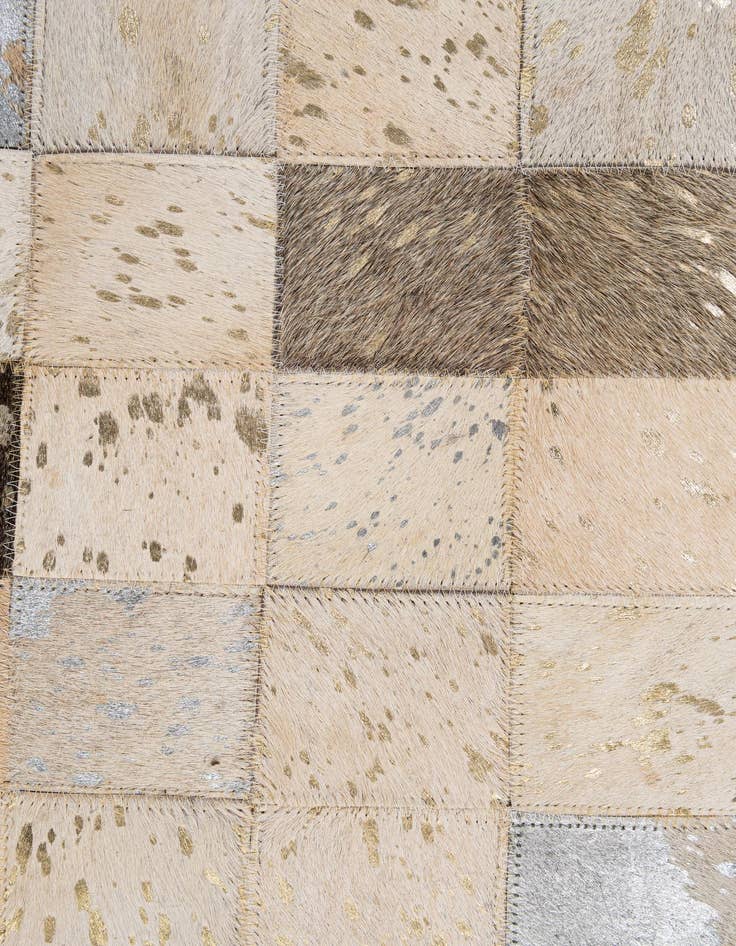 Detail image of  5' 1 x 8' Cowhide - Patchwork Rug