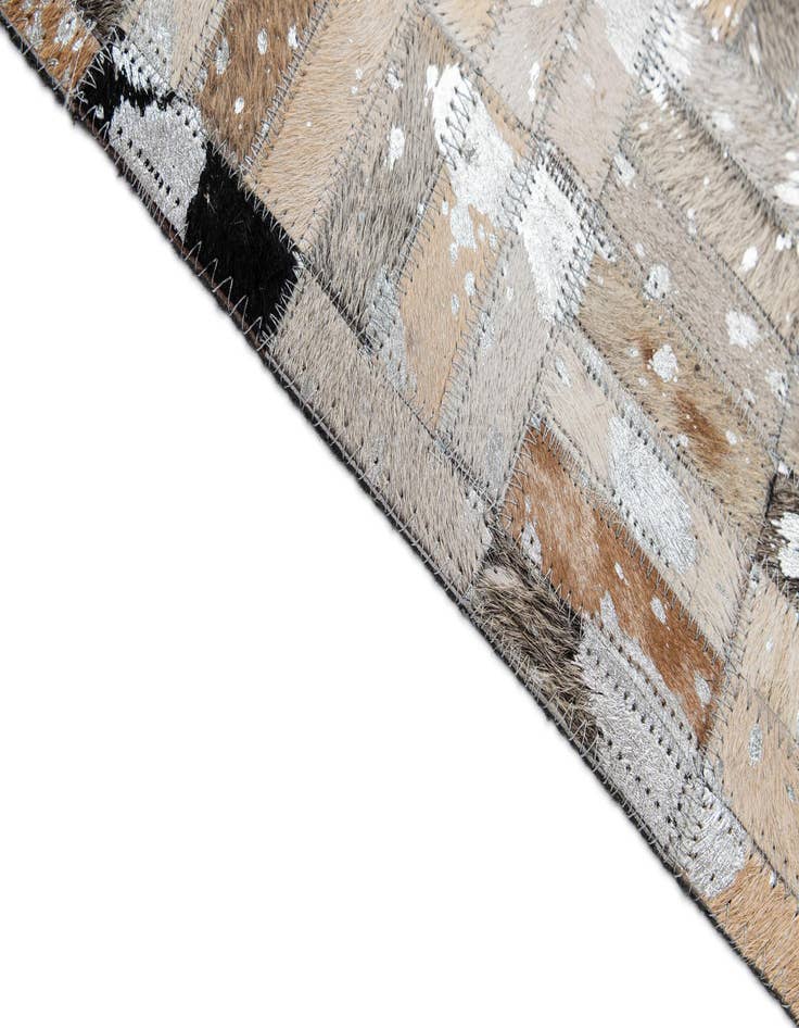 Detail image of  5' 1 x 8' Cowhide - Patchwork Rug