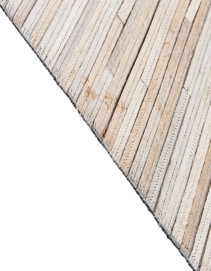 Detail image of  5' 1 x 8' Cowhide - Patchwork Rug