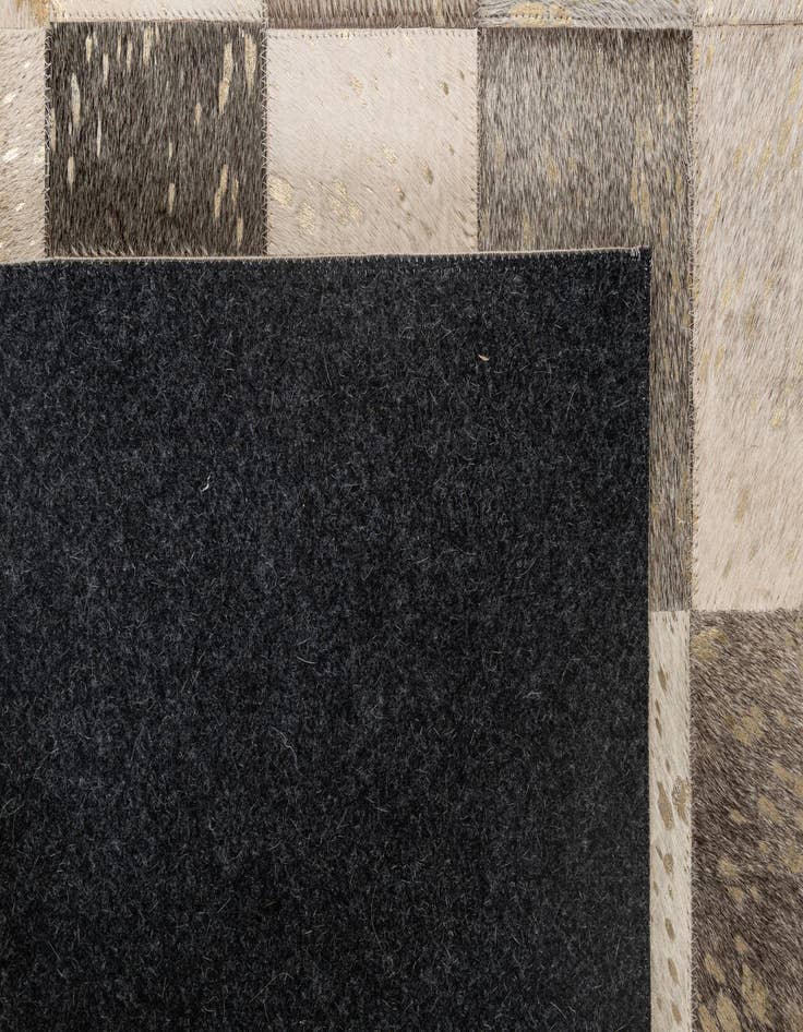 Detail image of  4' x 5' 10 Cowhide - Patchwork Rug