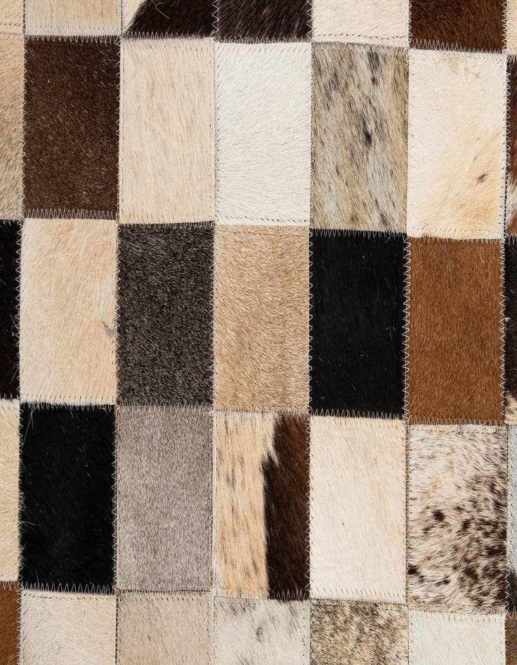 Detail image of  4' 1 x 6' Cowhide - Patchwork Rug
