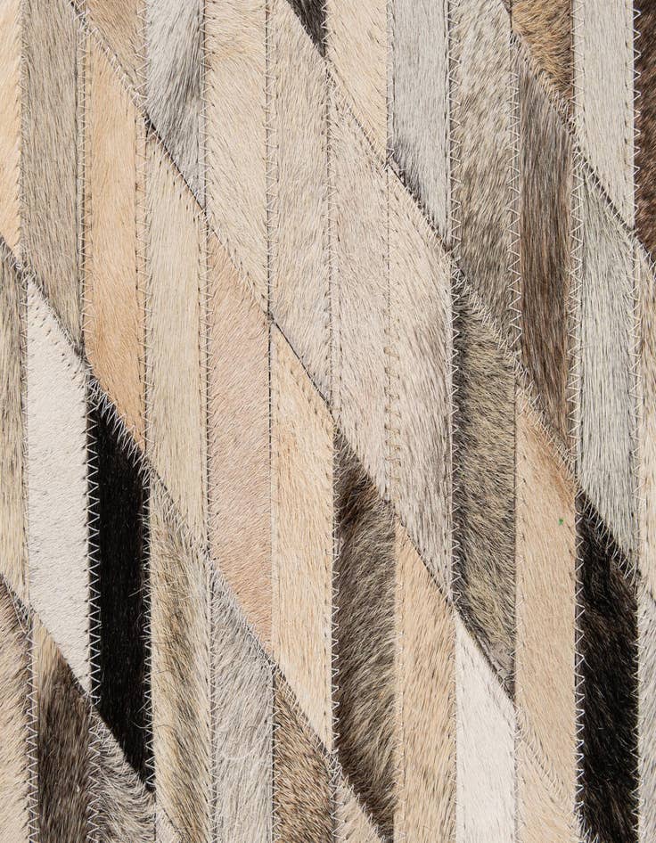 Detail image of  4' x 6' Cowhide - Patchwork Rug