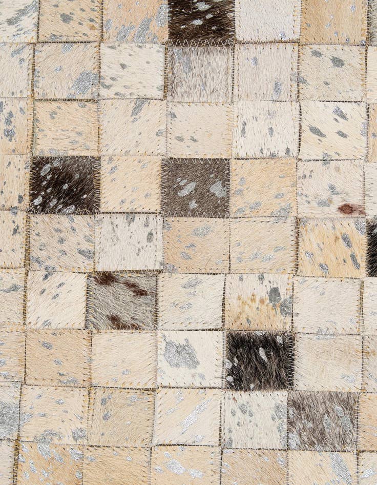 Detail image of  4' 1 x 6' Cowhide - Patchwork Rug