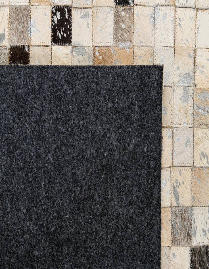 Detail image of  4' 1 x 6' Cowhide - Patchwork Rug