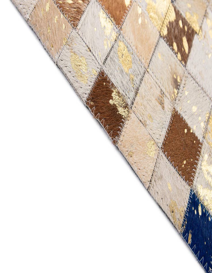 Detail image of  4' 1 x 6' Cowhide - Patchwork Rug