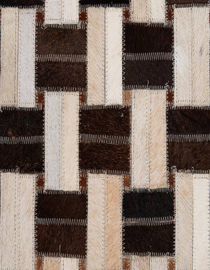 Detail image of  3' 1 x 5' Cowhide - Patchwork Rug