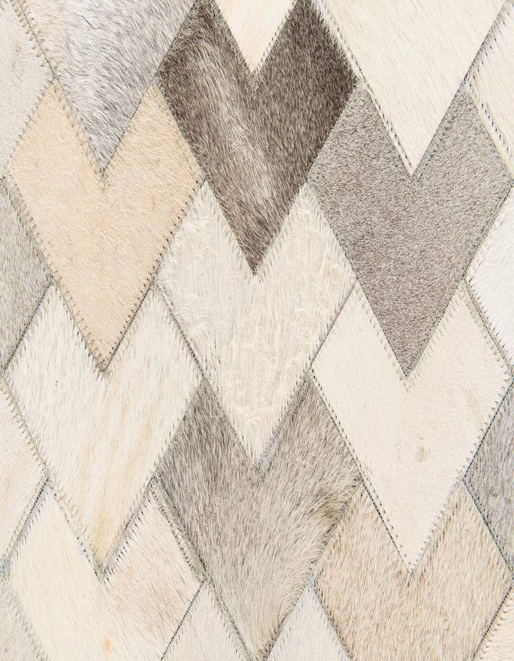 Detail image of  6' x 9' 1 Cowhide Stocks Rug