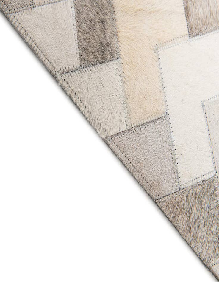 Detail image of  6' x 9' Cowhide Stocks Rug
