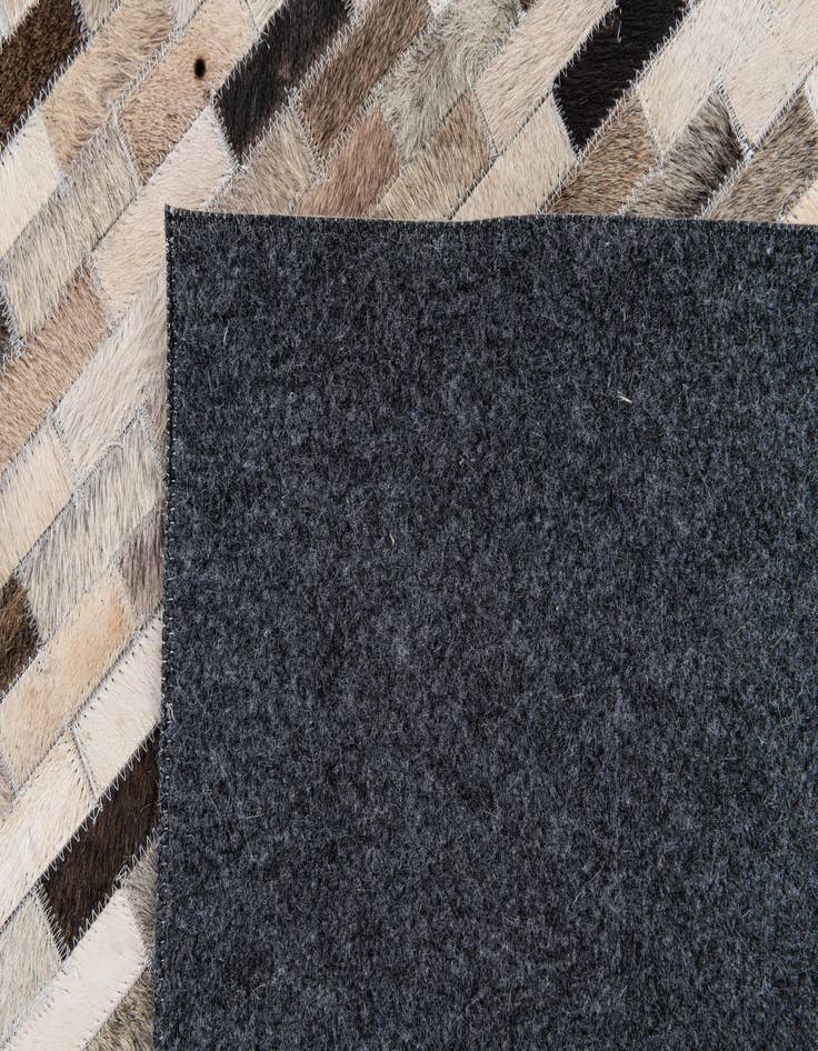 Detail image of  6' x 9' Cowhide Stocks Rug