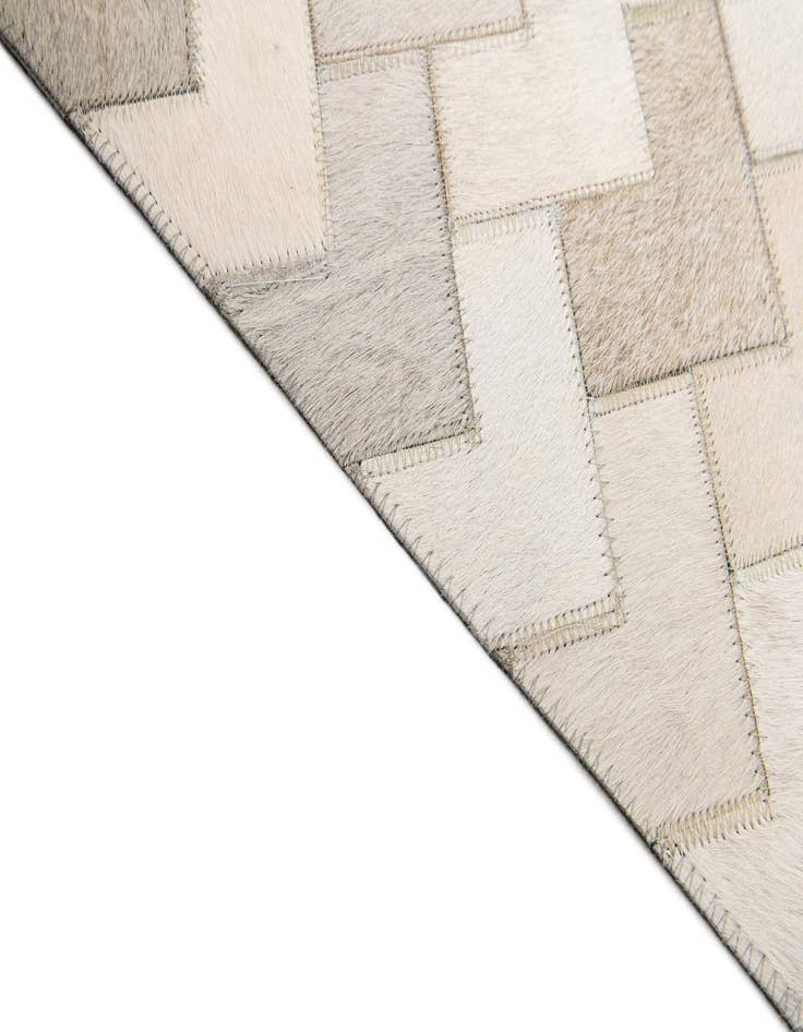 Detail image of  6' x 9' 1 Cowhide Stocks Rug