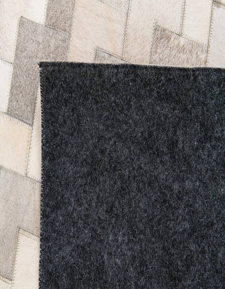 Detail image of  6' x 9' 1 Cowhide Stocks Rug