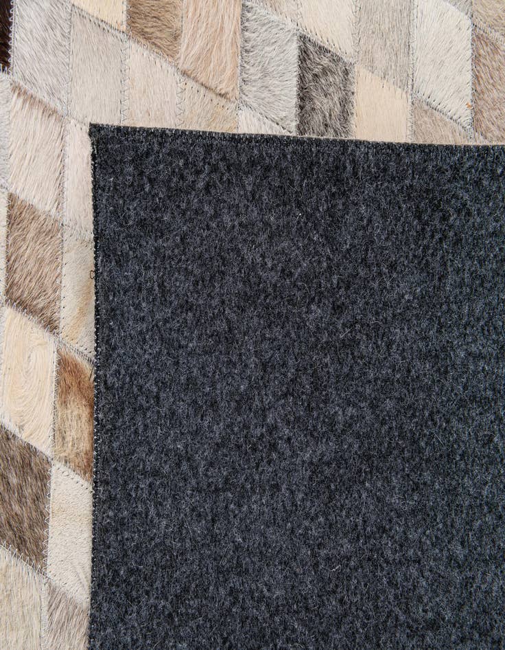 Detail image of  6' x 9' 1 Cowhide Stocks Rug