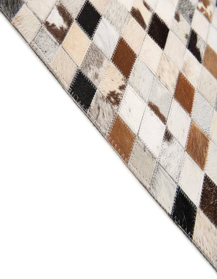 Detail image of  5' x 7' 10 Cowhide Stocks Rug