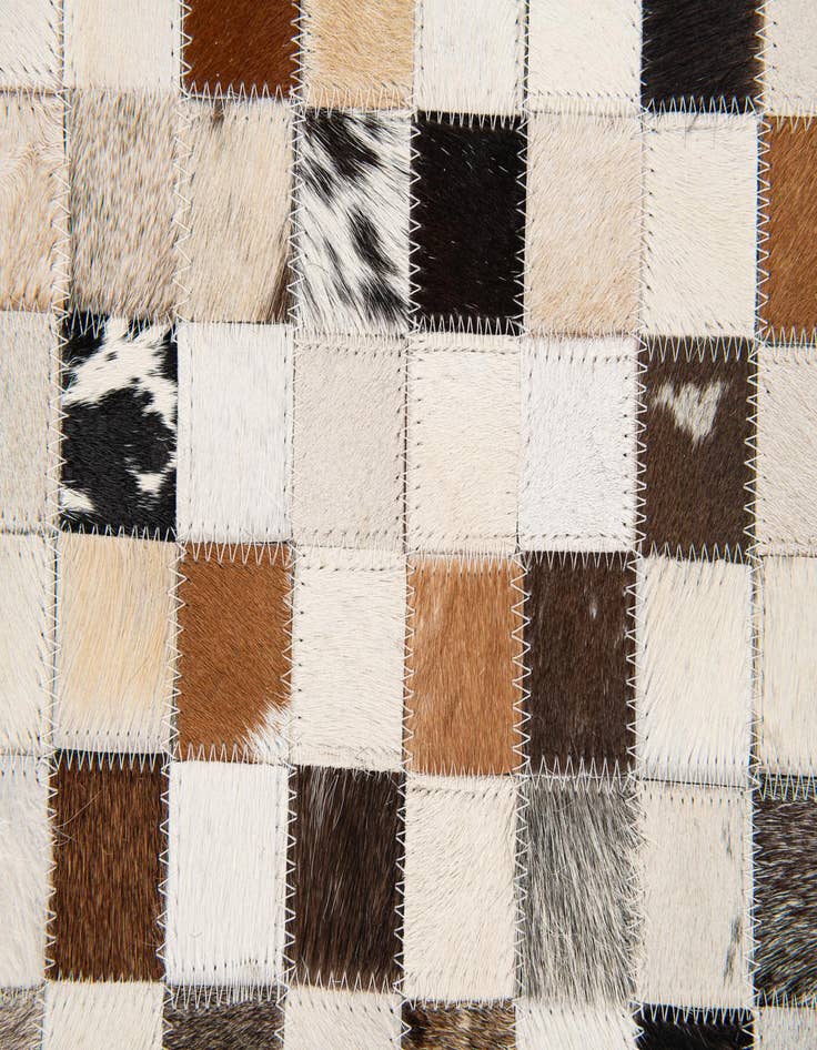 Detail image of  5' x 7' 10 Cowhide Stocks Rug