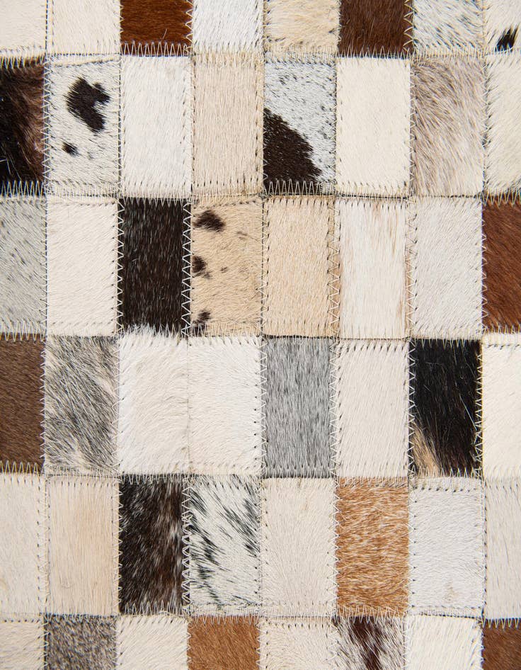 Detail image of  5' x 7' 10 Cowhide Stocks Rug