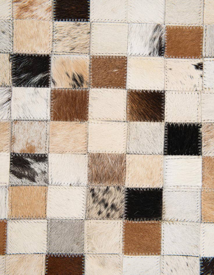 Detail image of  5' x 7' 10 Cowhide Stocks Rug